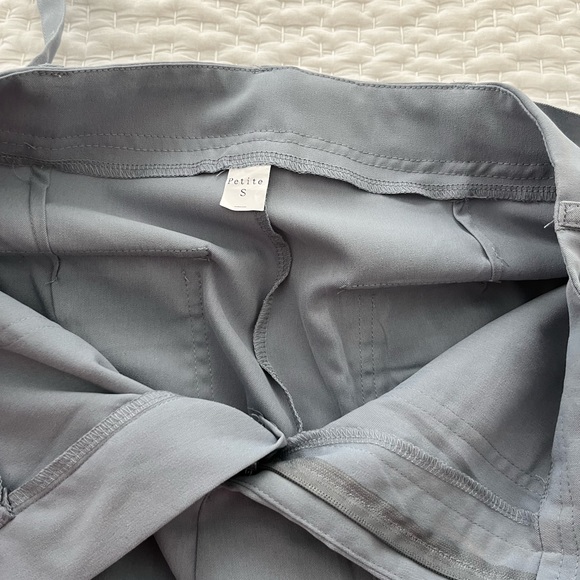 Adjustable light blue cargo pants size small petite (size 4) - Picture 3 of 3